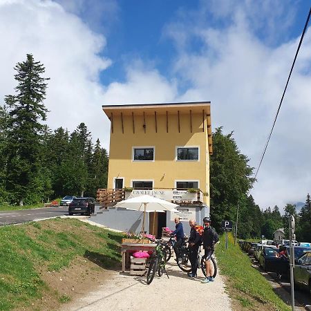 Hotel Chalet Jaune Charmant Som Sarcenas Zewnętrze zdjęcie